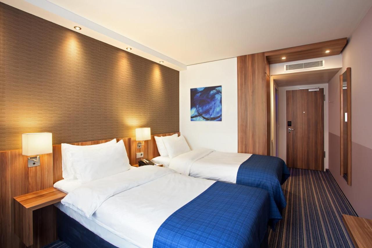 Premier Centre Hotel 3*
